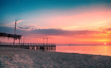 ПАРАЛИА - СТУДИЈА И АПАРТМАНИ